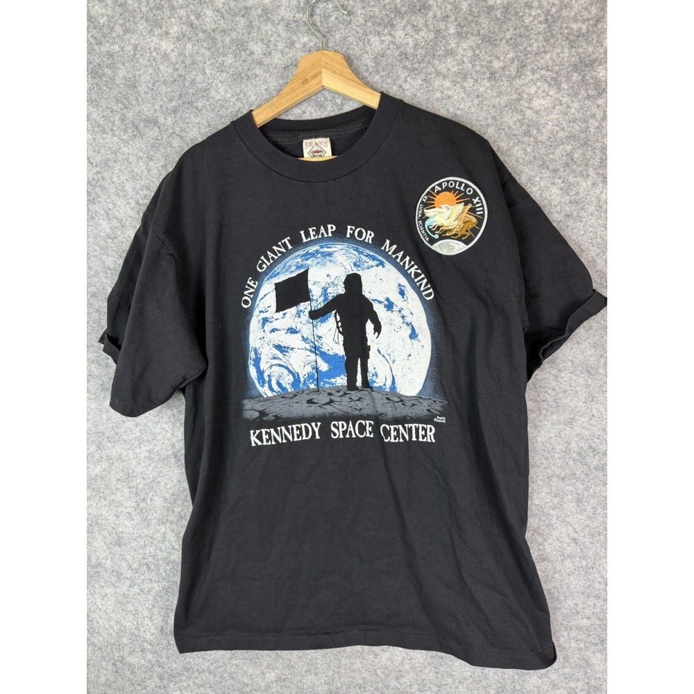 Vintage Kennedy Space Center Tshirt Men's XL Astronaut Apollo Moon Landing Patch